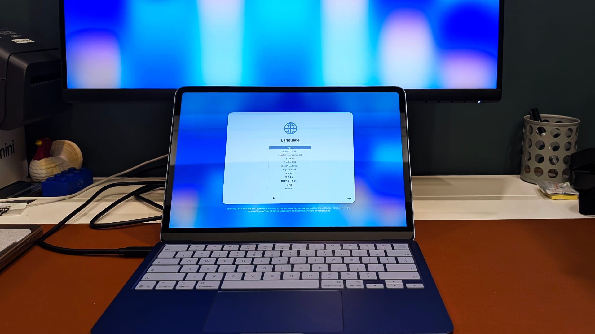 MacBook Neo startup screen